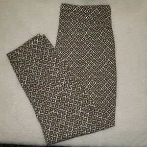 Maurices Geometric Patterned Capri Ladies Pants